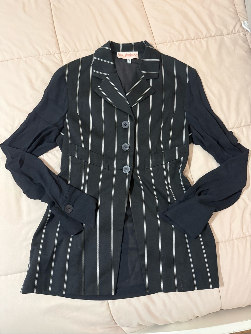 Vintage Byblos Made in Italy Black Pinstripe Blazer - Picture 2 of 8